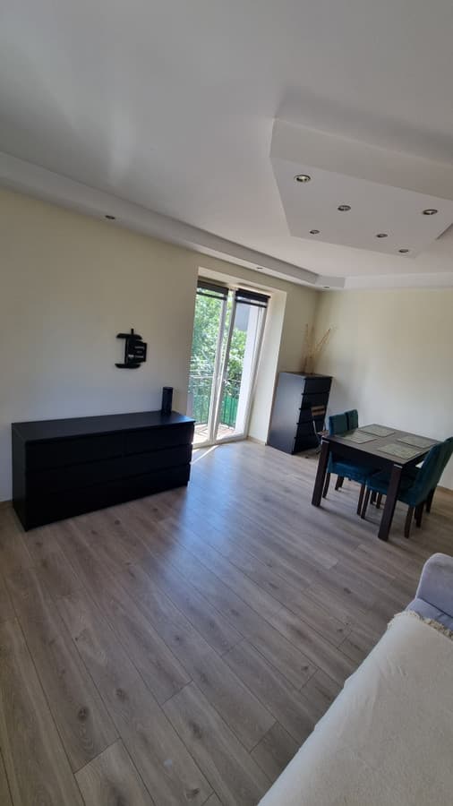 Przestronne 38m² na Bałutach - Komfort w Sercu Łodzi - Zdjęcie 2/12