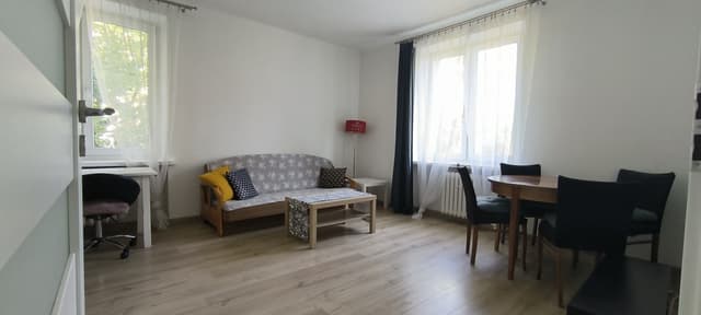 Przestronne 41m² w Bałutach: Komfort w sercu Łodzi - Zdjęcie 2/11