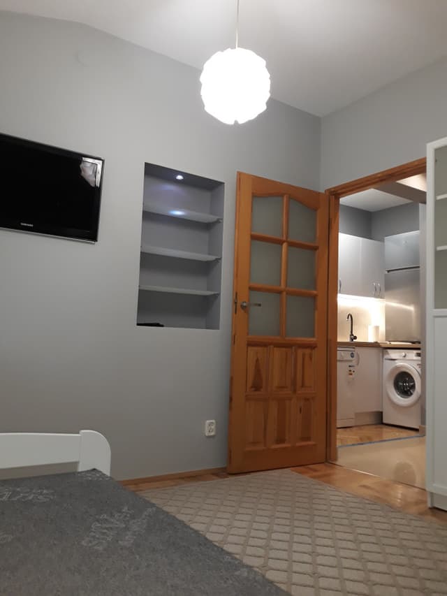 Mieszkanie 24m2 Apartament typu Studio komfortowe, klimatyzowane w ŚRÓDMIEŚCIU - Zdjęcie 4/12