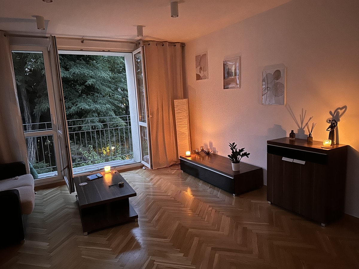 Klimatyczne 40m² w sercu Muranowa - balkon i zieleń! - Zdjęcie 1/11