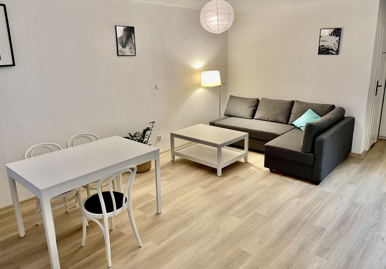 Nowoczesny apartament z widokiem przy Polu Mokotowskim - Zdjęcie 1/6